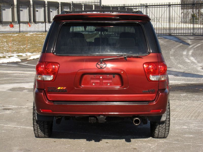 2006 Toyota Sequoia 4dr SR5 - 22975622 - 13
