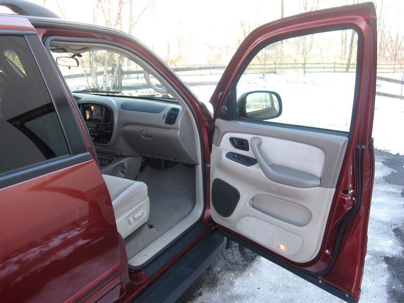 2006 Toyota Sequoia 4dr SR5 - 22975622 - 23