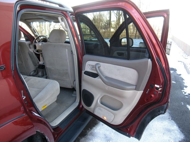 2006 Toyota Sequoia 4dr SR5 - 22975622 - 28