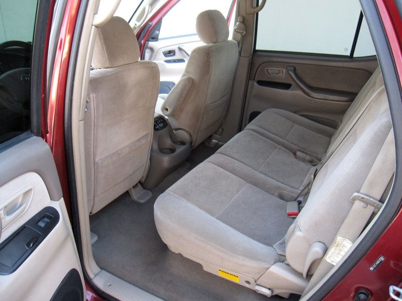 2006 Toyota Sequoia 4dr SR5 - 22975622 - 30