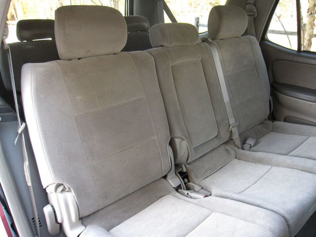 2006 Toyota Sequoia 4dr SR5 - 22975622 - 32