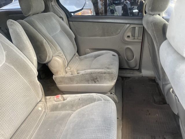 2006 Toyota Sienna  - 22929883 - 2