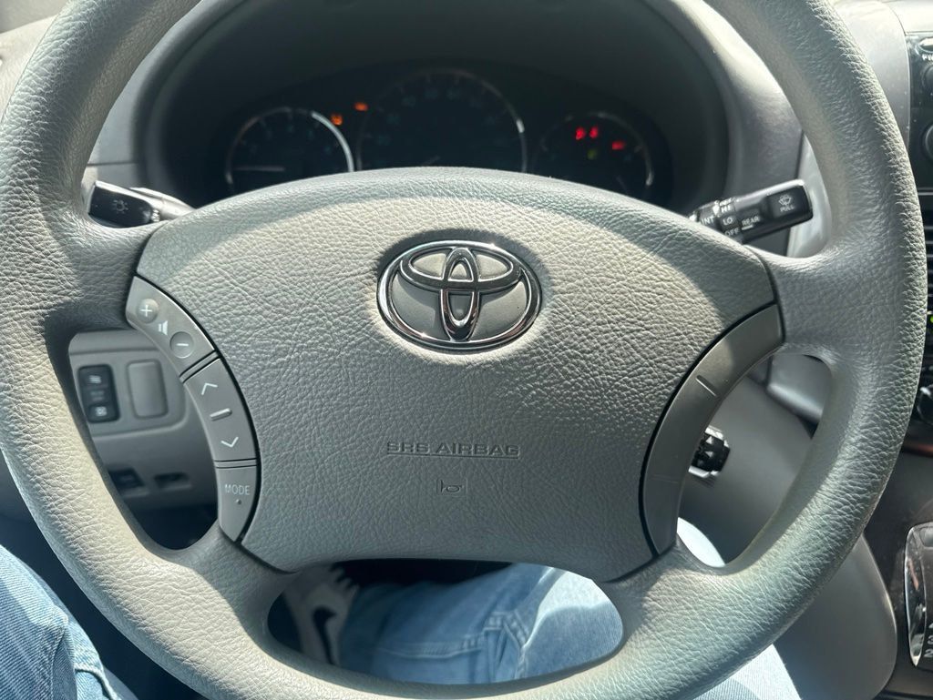 2006 Toyota Sienna LE - 23025574 - 9