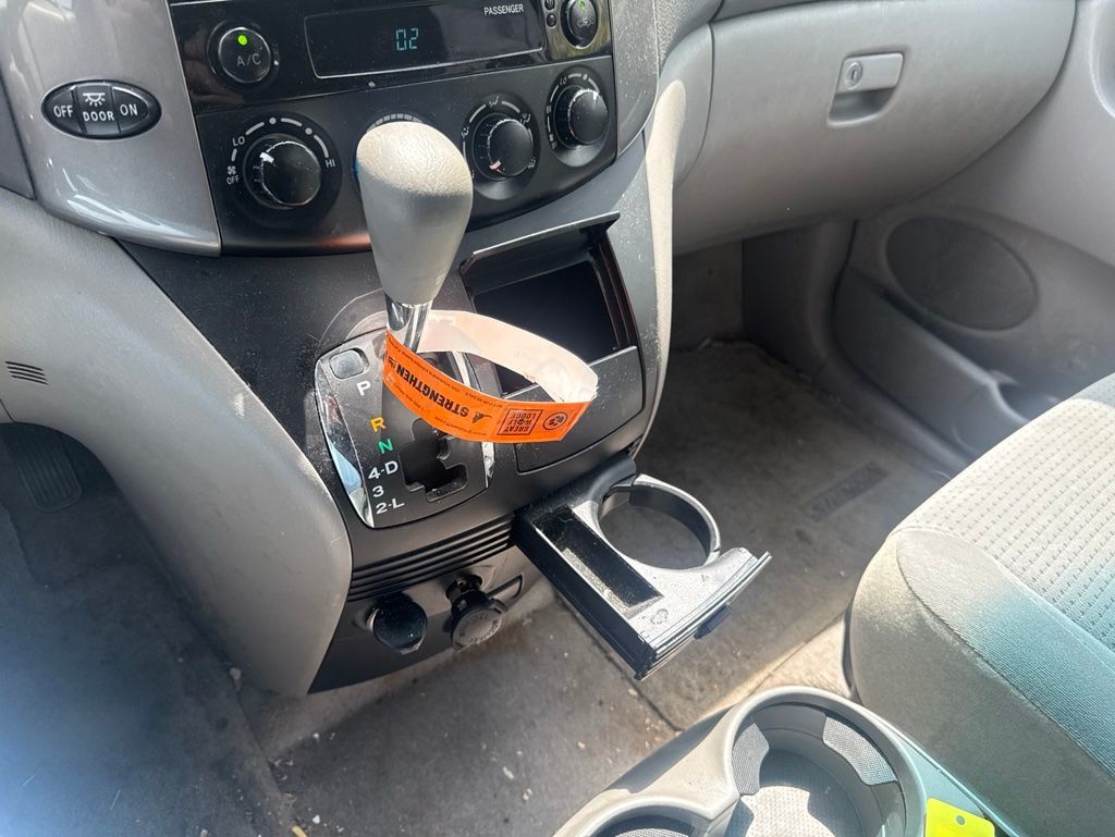 2006 Toyota Sienna LE - 23025574 - 13