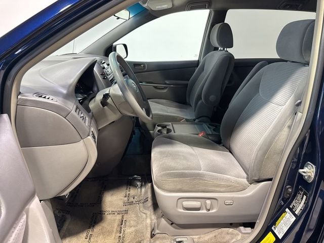 2006 Toyota Sienna LE - 23025574 - 16