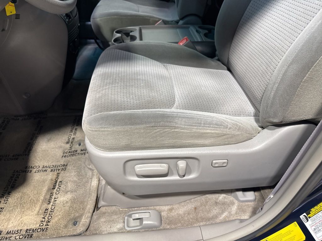 2006 Toyota Sienna LE - 23025574 - 18