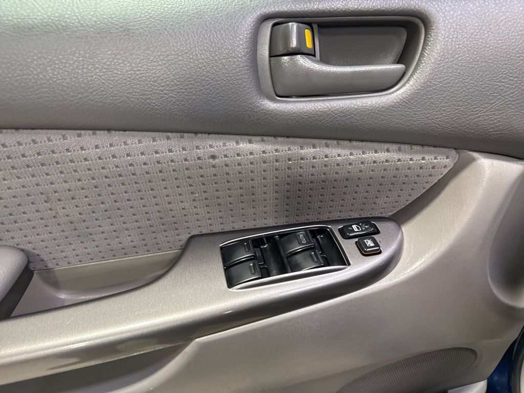 2006 Toyota Sienna LE - 23025574 - 21