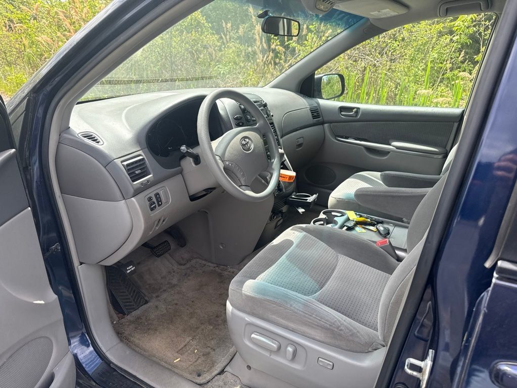 2006 Toyota Sienna LE - 23025574 - 5