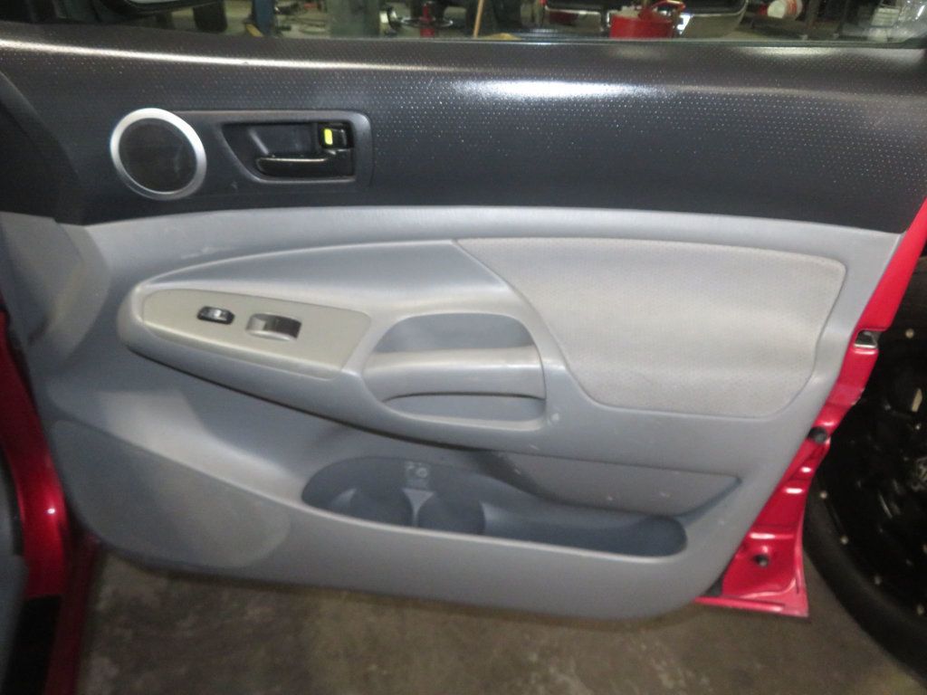 2006 Toyota Tacoma 2OWNER ACCESS CAB EXTRA CLEAN MANUAL TRANNY GAS SAVER  - 22969302 - 25