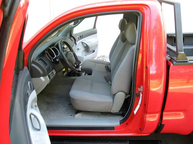 2006 Toyota Tacoma Reg 110" Manual 4WD - 23057602 - 17