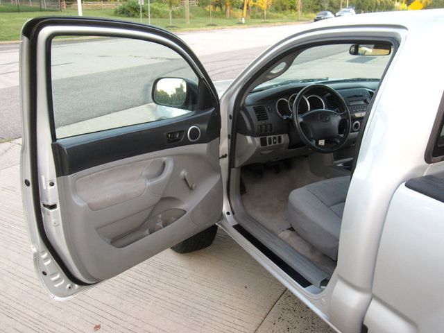 2006 Toyota Tacoma Reg 110" Manual 4WD - 23084208 - 16