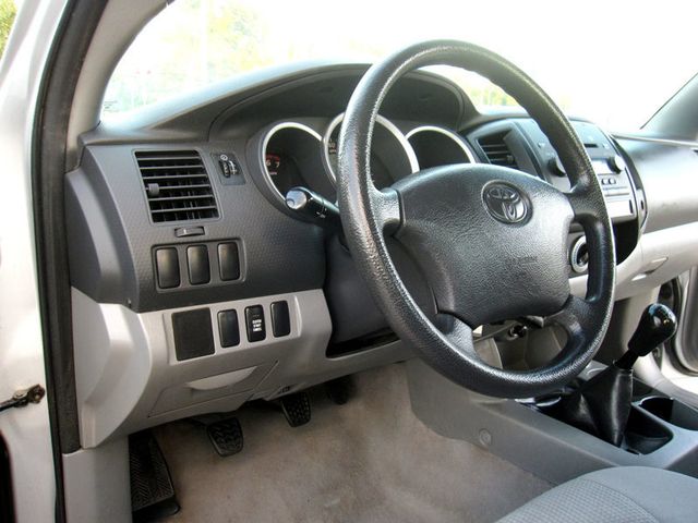 2006 Toyota Tacoma Reg 110" Manual 4WD - 23084208 - 19