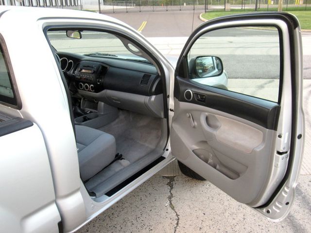 2006 Toyota Tacoma Reg 110" Manual 4WD - 23084208 - 22