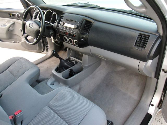 2006 Toyota Tacoma Reg 110" Manual 4WD - 23084208 - 24
