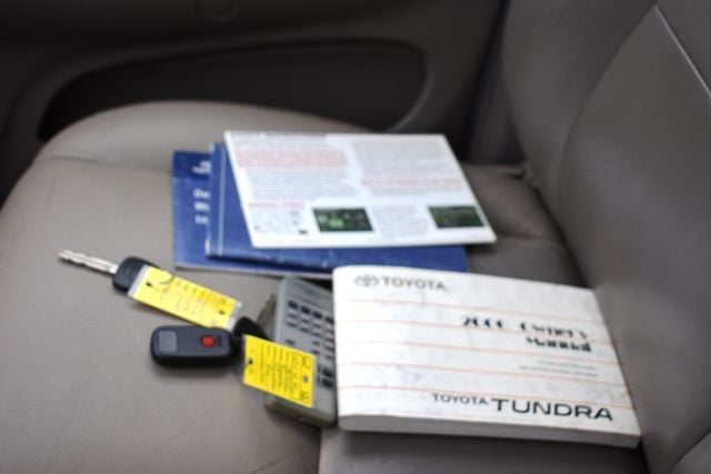 2006 Toyota Tundra DoubleCab V8 Ltd - 22985843 - 13