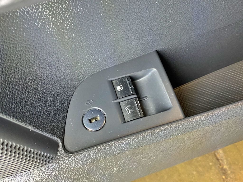 2006 Volkswagen Jetta Sedan 4dr 2.5L Automatic - 23021614 - 17