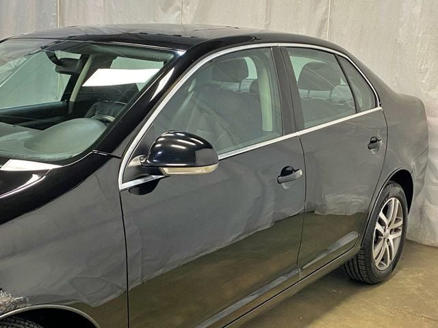 2006 Volkswagen Jetta Sedan 4dr 2.5L Automatic - 23021614 - 1