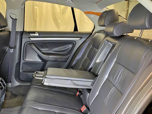 2006 Volkswagen Jetta Sedan 4dr 2.5L Automatic - 23021614 - 48