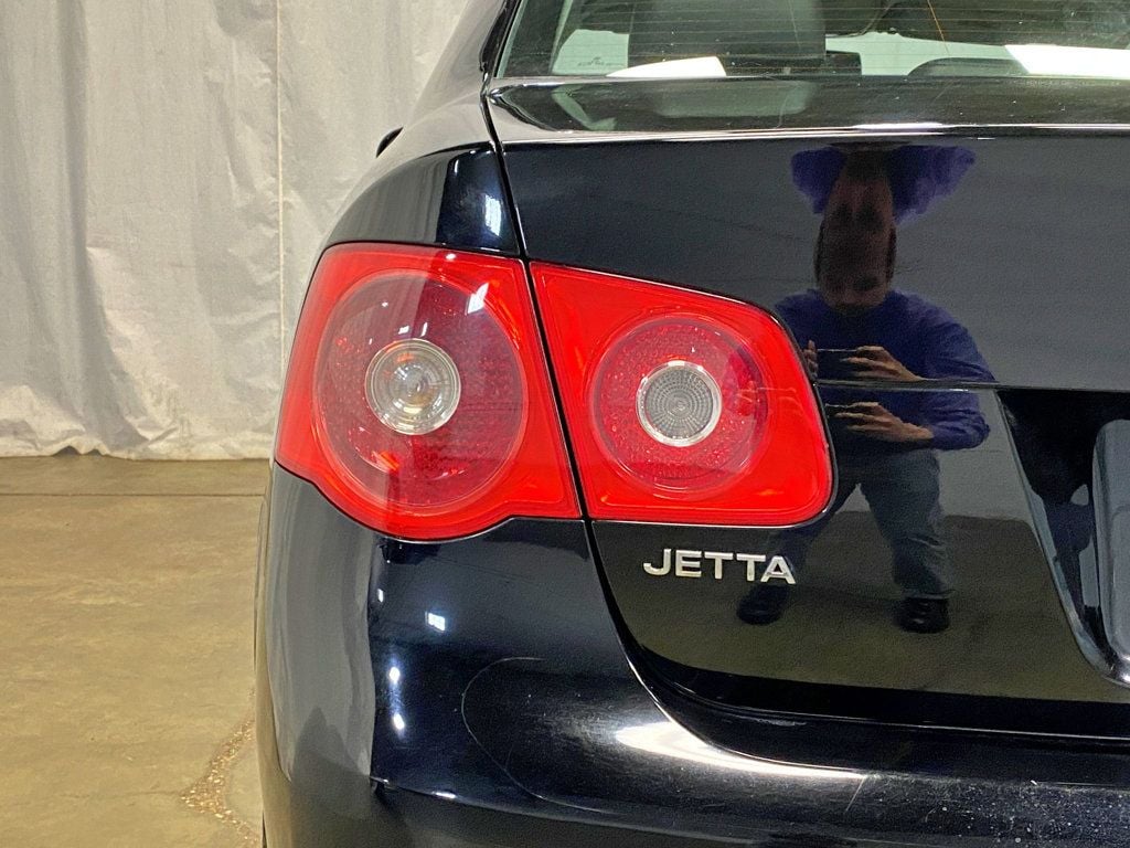 2006 Volkswagen Jetta Sedan 4dr 2.5L Automatic - 23021614 - 4