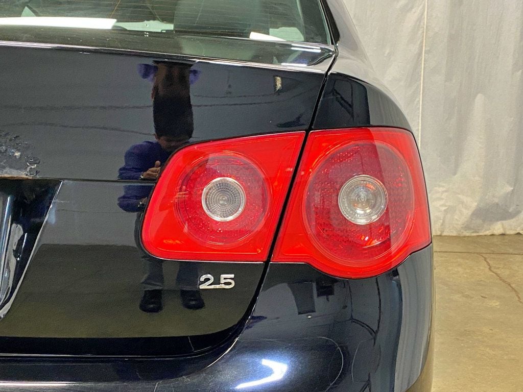 2006 Volkswagen Jetta Sedan 4dr 2.5L Automatic - 23021614 - 5