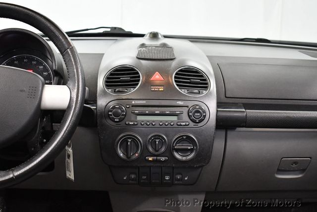 2006 Volkswagen New Beetle Convertible 2dr 2.5L PZEV Automatic - 23030175 - 21