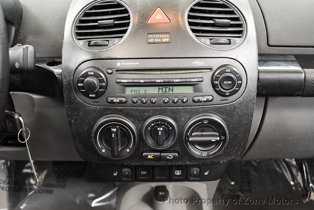 2006 Volkswagen New Beetle Convertible 2dr 2.5L PZEV Automatic - 23030175 - 27