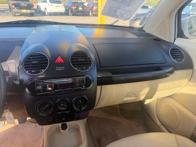 2006 Volkswagen New Beetle Coupe 2dr 2.5L Manual - 22959341 - 12