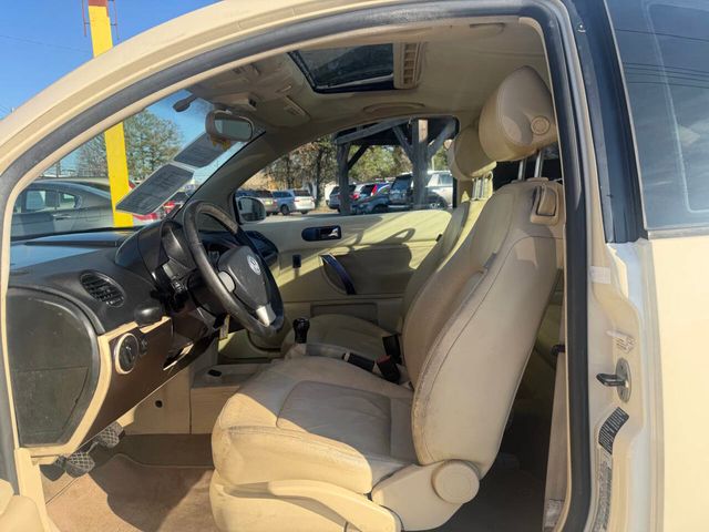 2006 Volkswagen New Beetle Coupe 2dr 2.5L Manual - 22959341 - 6