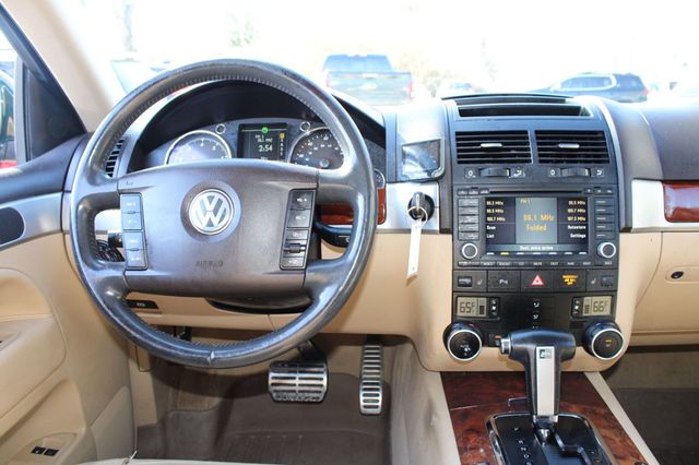 2006 Volkswagen Touareg 4dr 4.2L V8 - 22985017 - 11