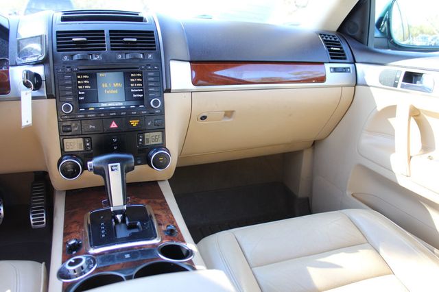 2006 Volkswagen Touareg 4dr 4.2L V8 - 22985017 - 12