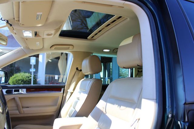 2006 Volkswagen Touareg 4dr 4.2L V8 - 22985017 - 17