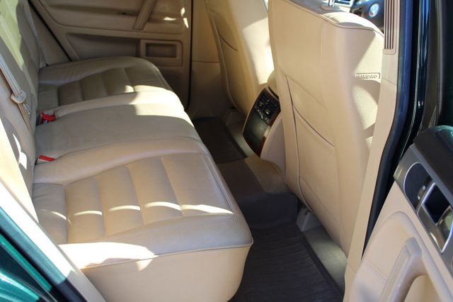 2006 Volkswagen Touareg 4dr 4.2L V8 - 22985017 - 19