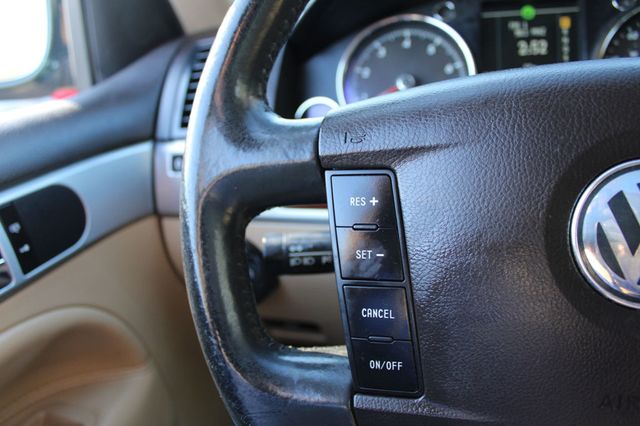 2006 Volkswagen Touareg 4dr 4.2L V8 - 22985017 - 40
