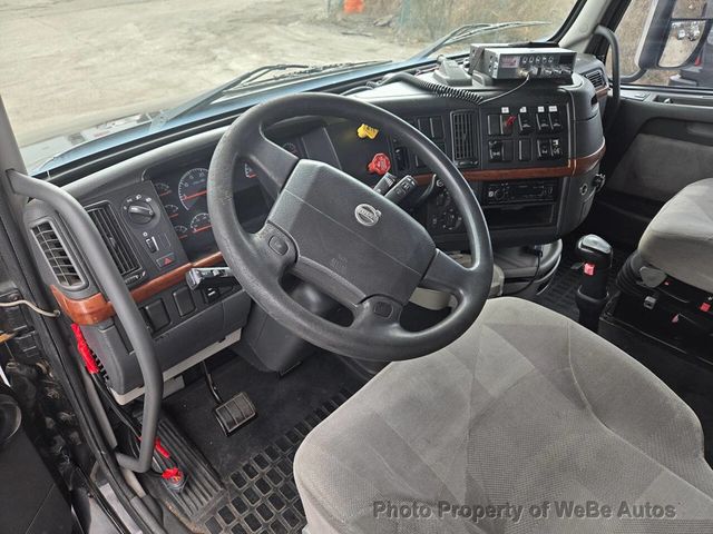 2006 Volvo VNL 6X4 2dr Conventional New Generation - 23005200 - 9