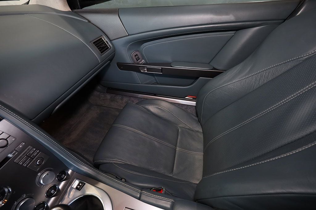 2007 Aston Martin DB9 2dr Coupe Manual - 21830752 - 24