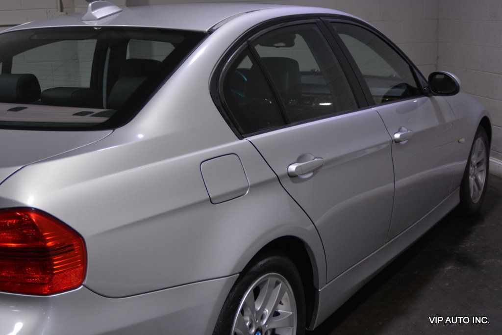 2007 BMW 3 Series 328xi - 22430334 - 9