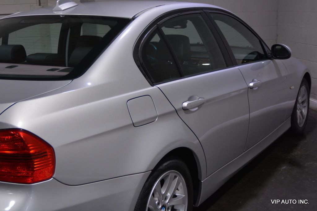 2007 BMW 3 Series 328xi - 22430334 - 11