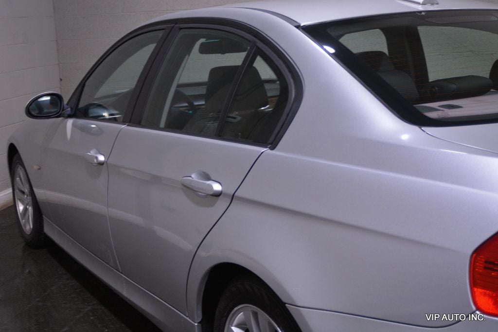 2007 BMW 3 Series 328xi - 22430334 - 8