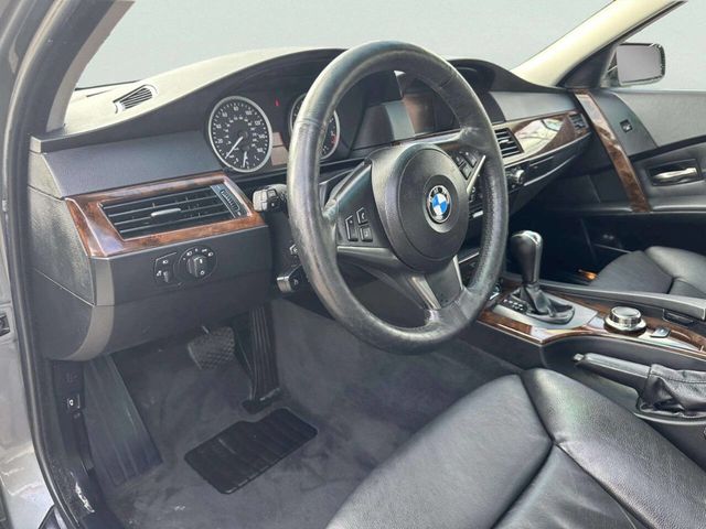 2007 BMW 5 Series 530xi - 23029815 - 13