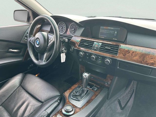 2007 BMW 5 Series 530xi - 23029815 - 21
