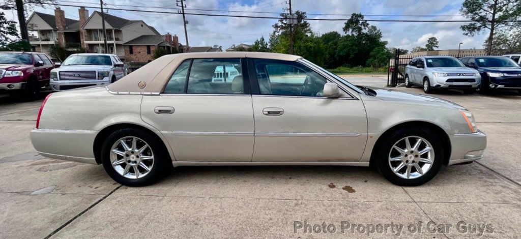 2007 Cadillac DTS 4dr  Sedan DTS - 22172595 - 4