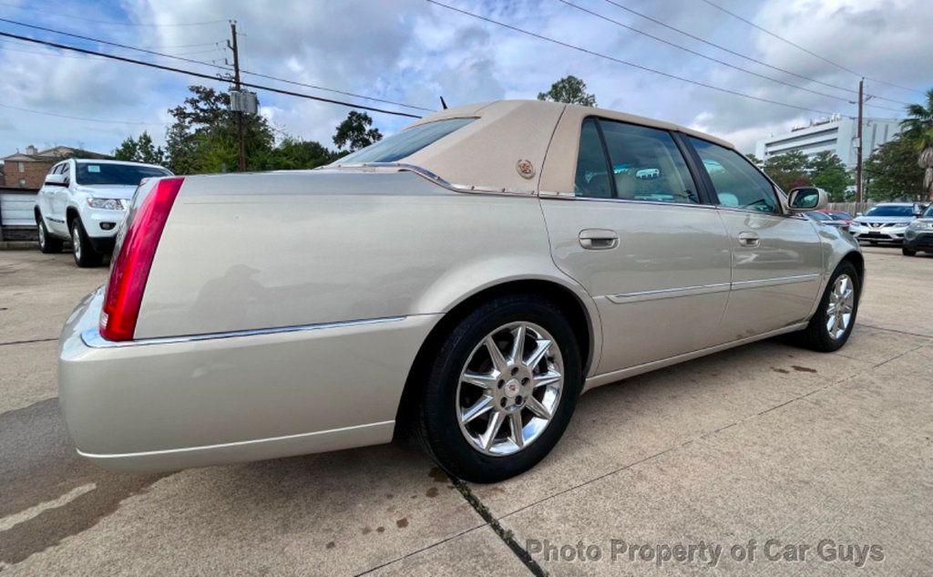 2007 Cadillac DTS 4dr  Sedan DTS - 22172595 - 5