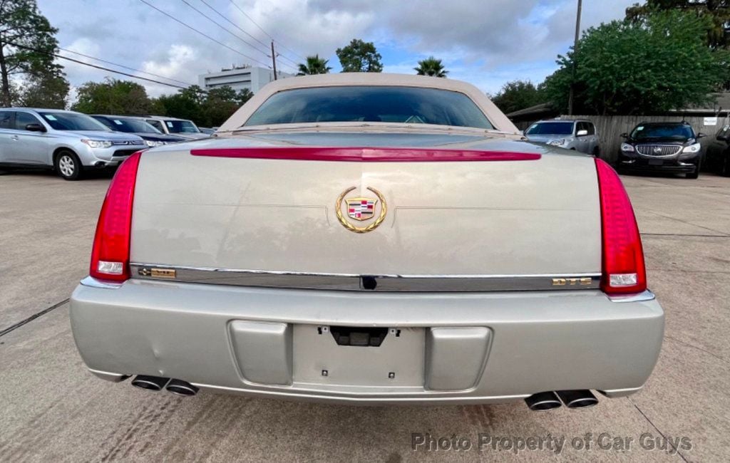 2007 Cadillac DTS 4dr  Sedan DTS - 22172595 - 7