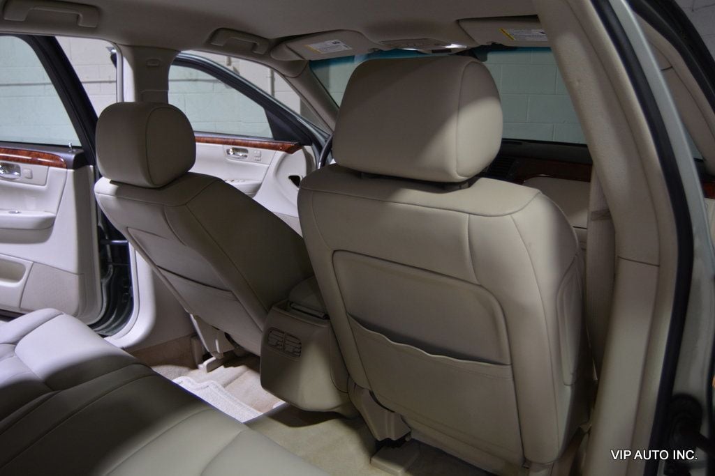 2007 Cadillac DTS 4dr Sedan Luxury I - 22905750 - 18