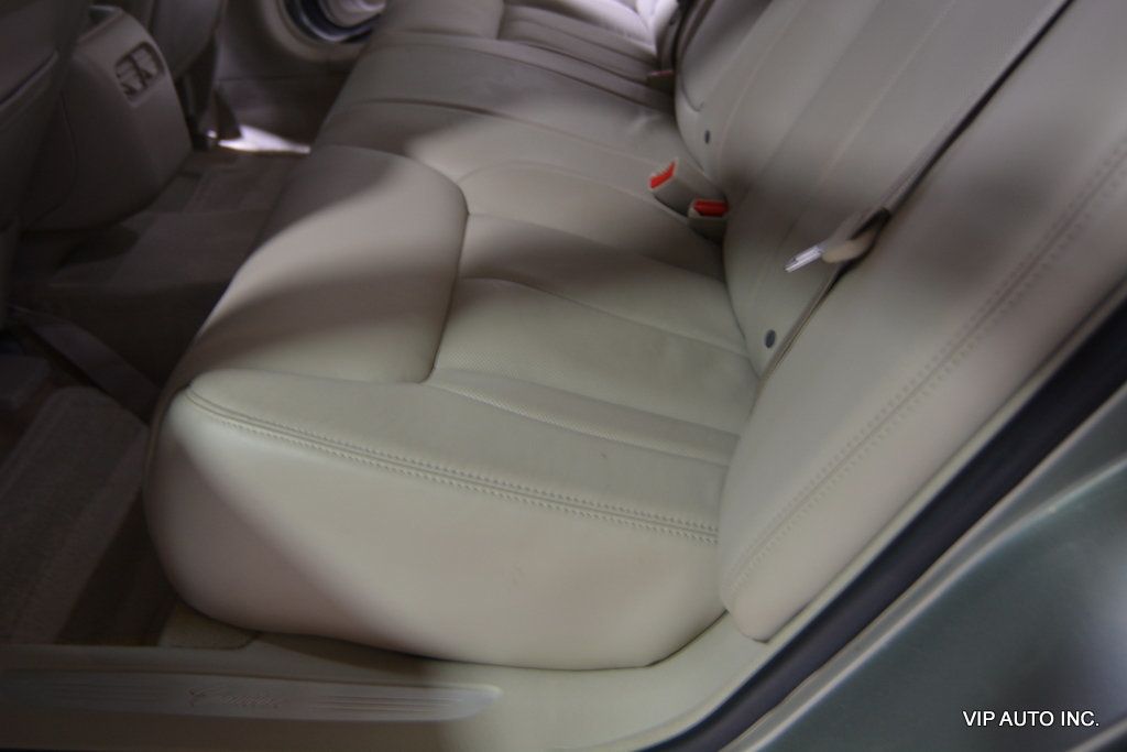 2007 Cadillac DTS 4dr Sedan Luxury I - 22905750 - 26