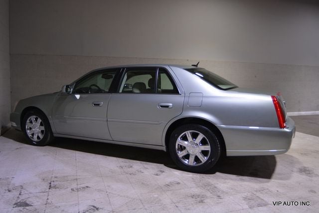 2007 Cadillac DTS 4dr Sedan Luxury I - 22905750 - 30