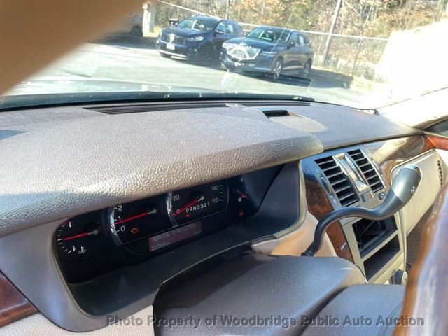 2007 Cadillac DTS 4dr Sedan V8 - 22957543 - 5