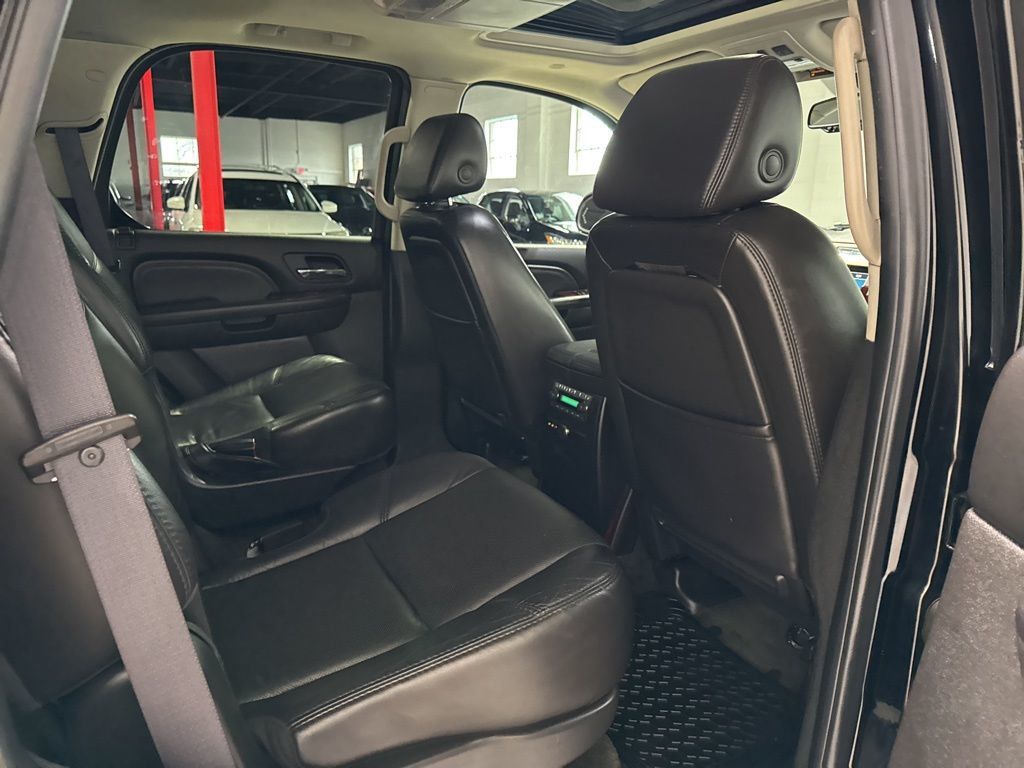 2007 Cadillac Escalade AWD 4dr - 22984279 - 39