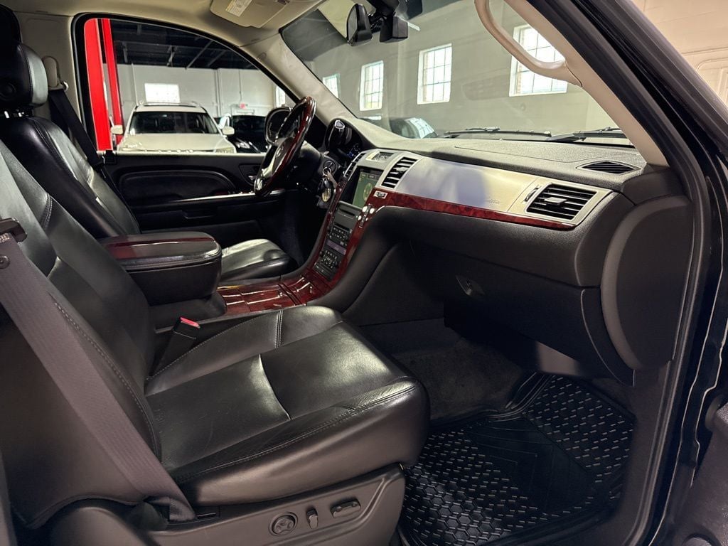 2007 Cadillac Escalade AWD 4dr - 22984279 - 44