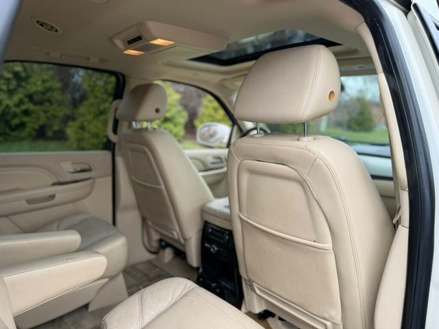 2007 Cadillac Escalade AWD 4dr - 22989957 - 25